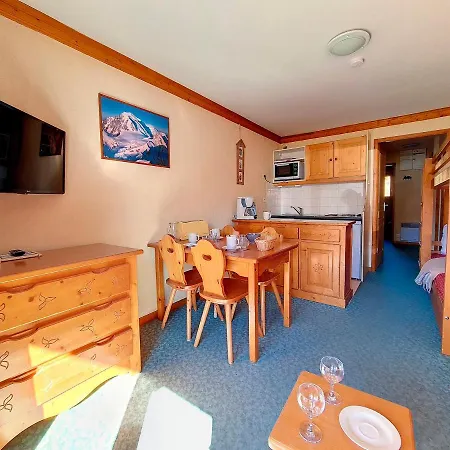 Apartment Skis Aux Pieds, Balcon, 4 Pers, 2 Flocons Argent, Les Belleville - Fr-1-344-940 *